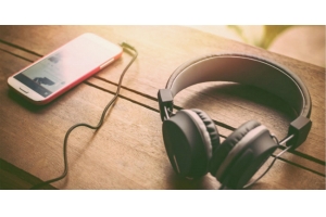 深圳能寄仿牌手機(jī)的國(guó)際快遞公司都有誰(shuí)?